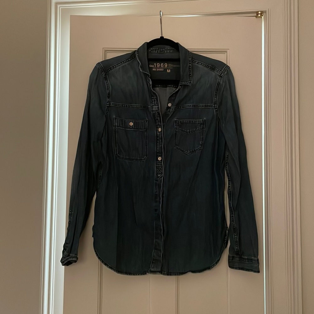 Gap 1969 Asymmetrical Pocket Shirt in Cypress Wash Size M